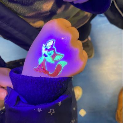 Glowinthedarkfacepaints5)